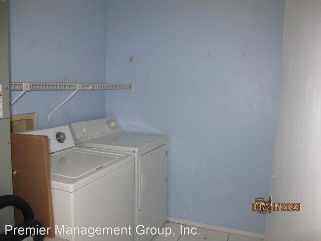 Building Photo - 3 br, 2 bath House - 704 OAK MANOR CIRCLE