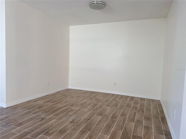 Foto del edificio - 760 Cresting Oak Cir