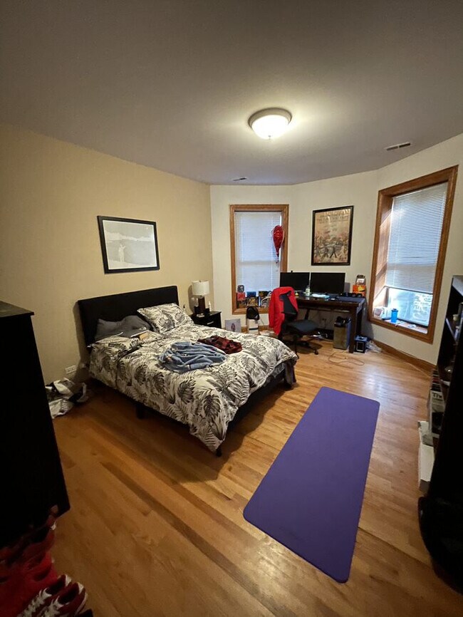 Foto del edificio - 3736 N Sheffield Ave