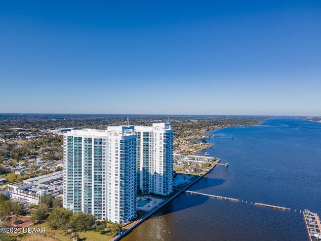 Foto del edificio - 231 Riverside Dr