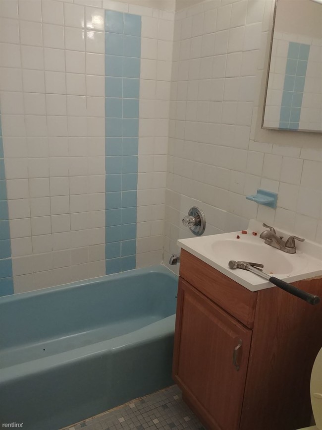 Building Photo - 1 br, 1 bath Apartment - 11112 Corona Ave