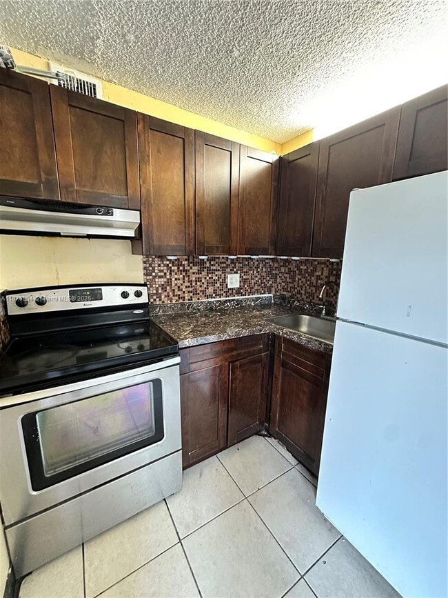 Building Photo - 95 NE 41st St