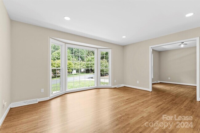 Building Photo - 3610 Ashton Dr