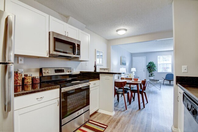 Foto del edificio - Oakwood Townhomes