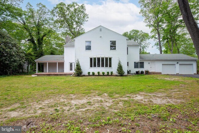 Building Photo - 213 Knoll Dr