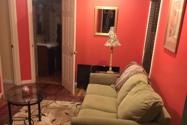 Building Photo - 2077 Davie Ave