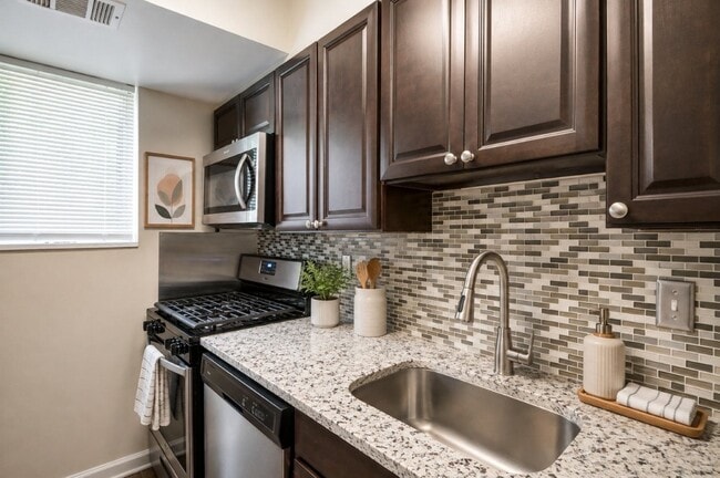 Building Photo - Northwest Crossing Apartment Homes