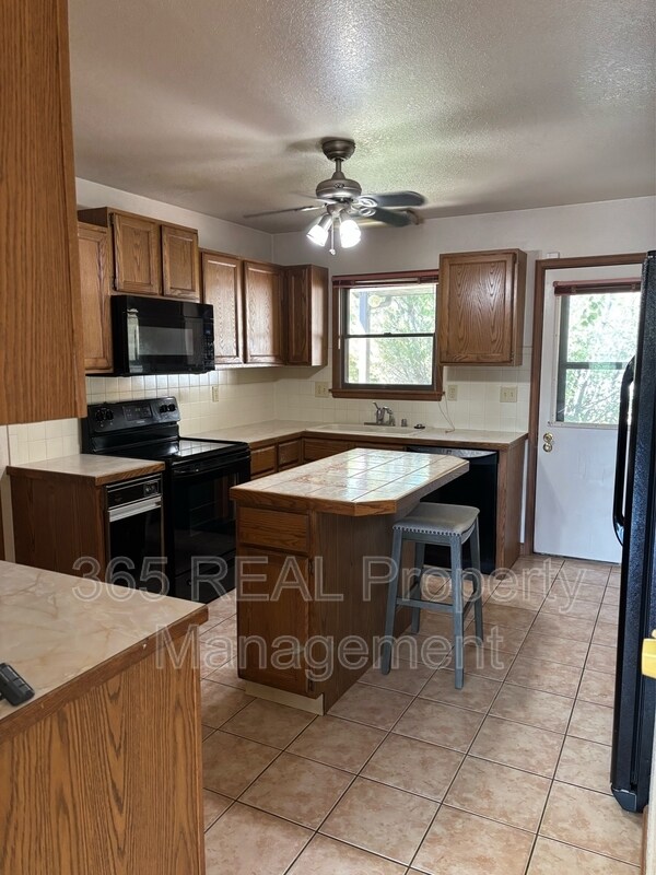 Foto del edificio - 5601 W 18th St
