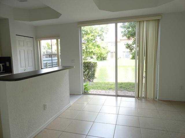 Foto del edificio - 4946 Leeward Ln