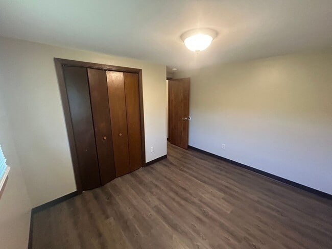 Building Photo - 607-701 Woodbine Ave