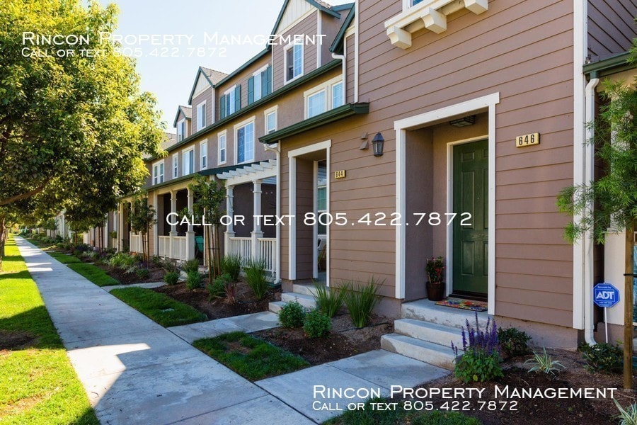 3 Bedroom Riverpark Home Available October 18 Apartment for Rent in