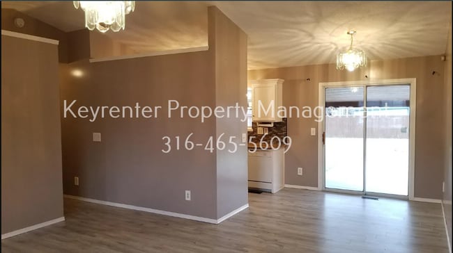 Building Photo - Spacious 4 Bedroom 2 Bathroom House
