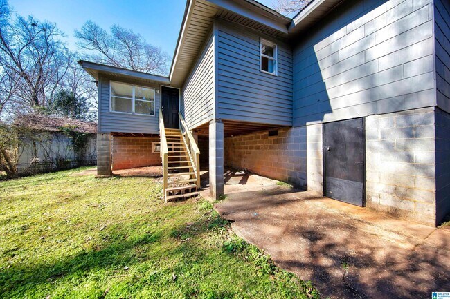 Building Photo - 1403 40th Way E