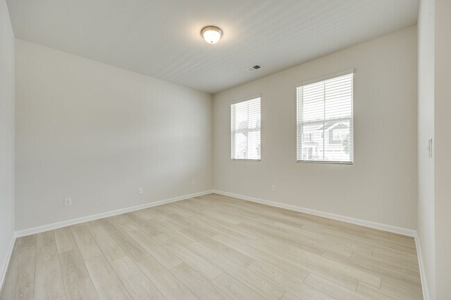 Foto del edificio - 4205 Matindale Way