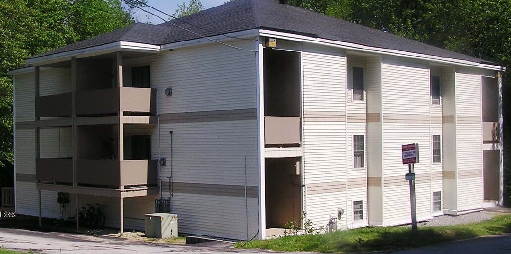 12 Williams Road Apts Apartments in Hillsborough, NH