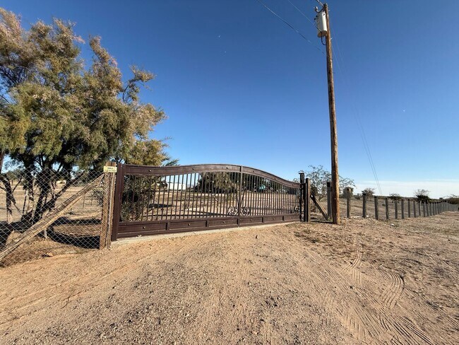 Foto del edificio - Counties Property on an Acre for Rent!