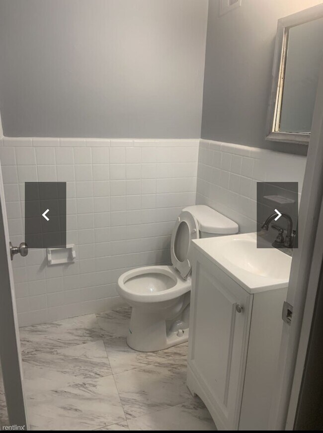 Building Photo - 2 br, 1 bath Duplex - 3973 Lankenau Avenue 2