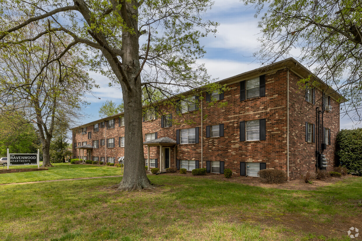 Primary Photo - The Ravenwood Apartments