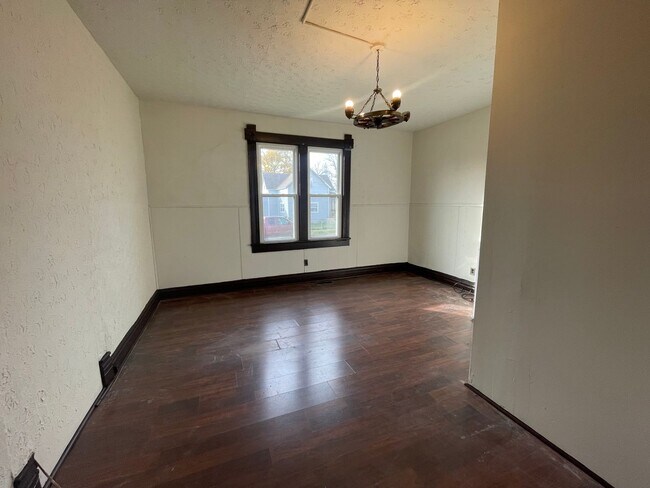 Foto del edificio - Large 3 Bedroom 1 Bathroom House