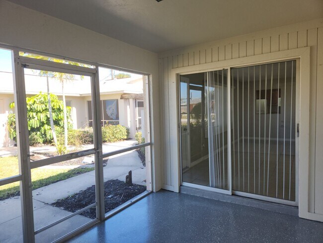 Building Photo - Duplex for rent