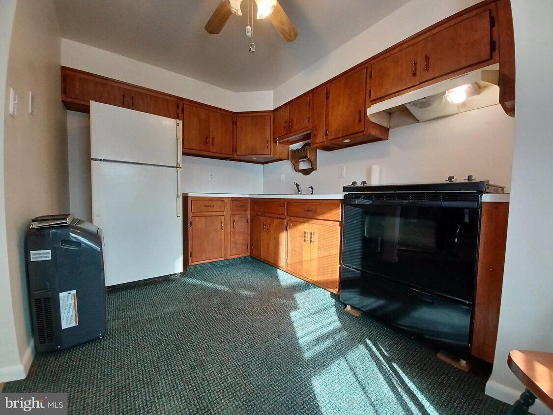 27 S 3rd St Unit A, Quakertown, PA 18951 Apartment for Rent in Quakertown, PA