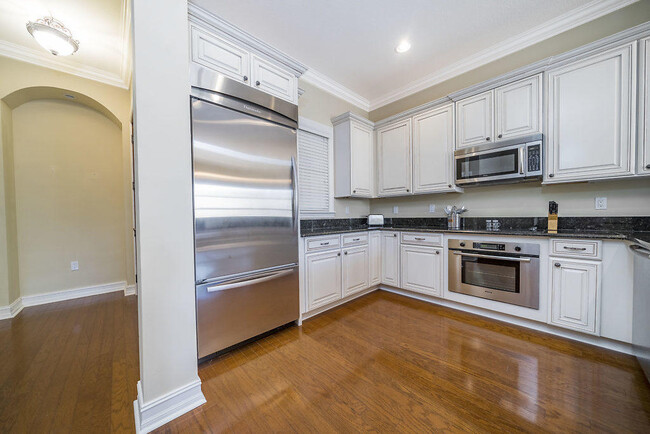 Building Photo - 8088 SE Asaro St