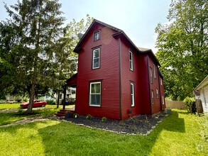 Building Photo - 1523 Graham Rd