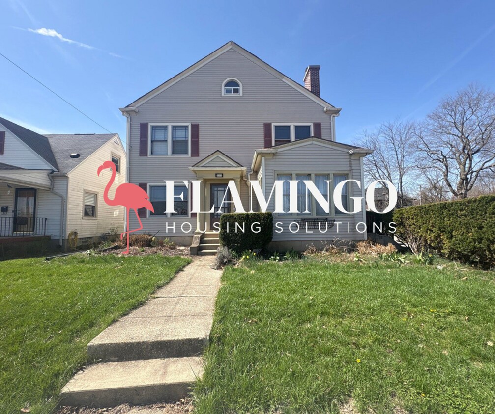 “Massive 8-Bedroom Home in Dayton – Rare Multi-Level Living Space” - “Massive 8-Bedroom Home in Dayton – Rare Multi-Level Living Space”