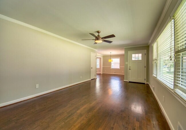 Building Photo - 2196 Rockwood Dr SE