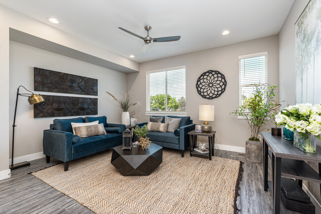 Sala de estar - Honey Creek Townhomes