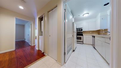 Primary Photo - Beautiful 1 Bedroom 1 Bathroom in Pac Heig...