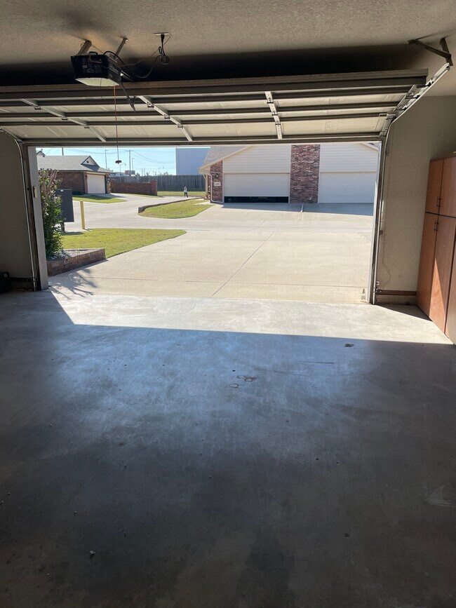 Building Photo - 4408 S Olie Ave
