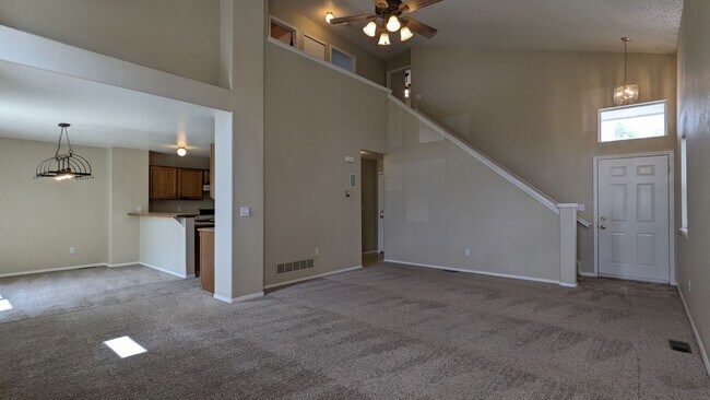 Foto del edificio - Large 4 Bed 3.5 Bath in Stetson Hills