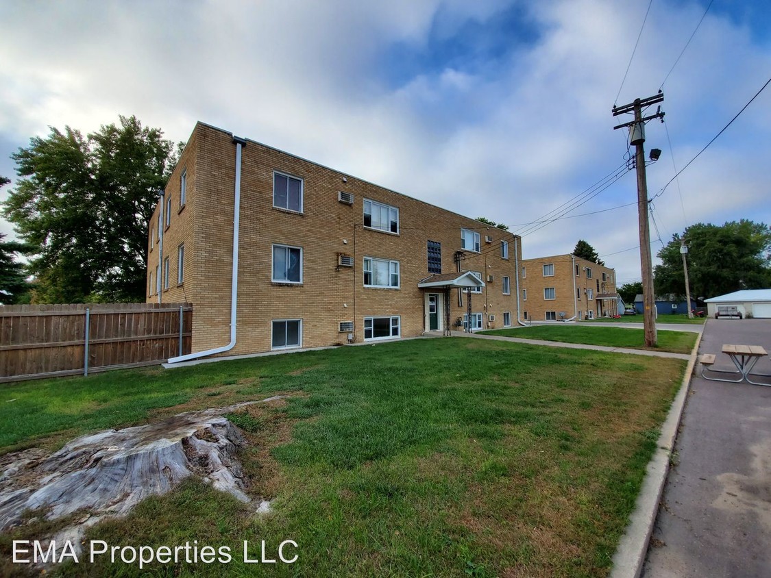 Primary Photo - 2 br, 1 bath Apartment - 804 N. Winsor Street