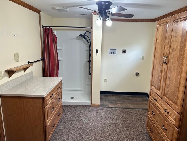 Foto del edificio - 1653 S Seneca Ave