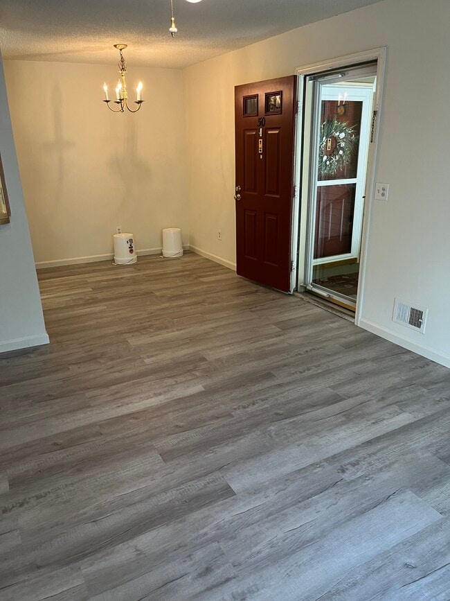 Eating Area - 50 Sussex Pl
