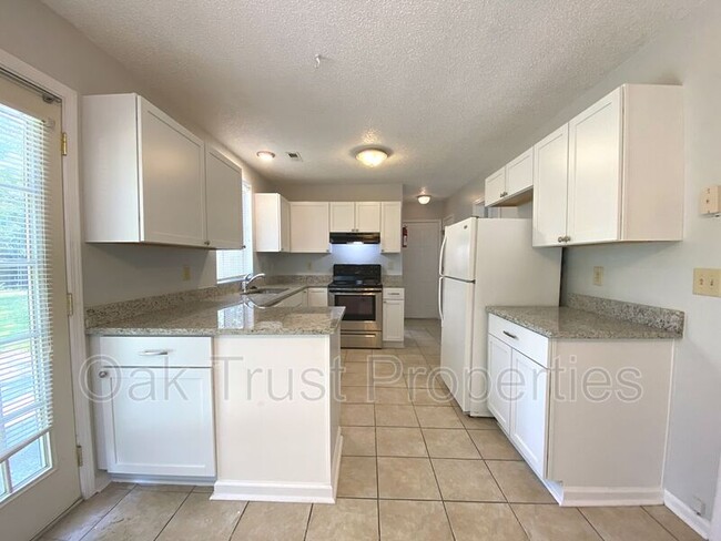 Foto del edificio - 8454 William Moultrie Dr