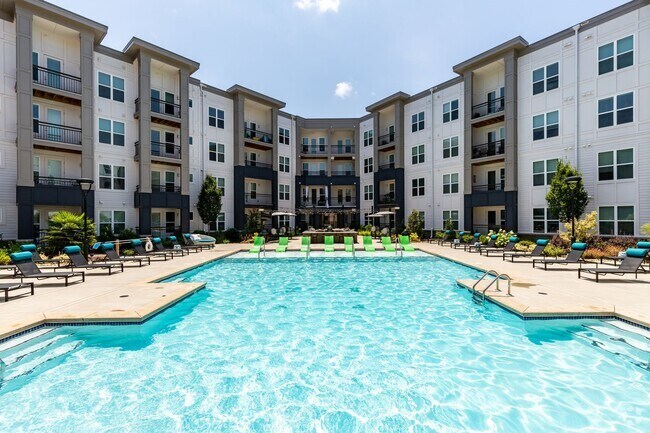 Apartments Near Blakeney Shopping Center In Charlotte Nc Apartments Com