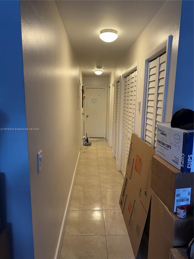 Foto del edificio - 3144 SW 23rd St