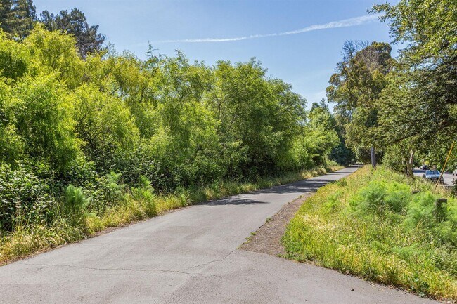 Foto del edificio - 461 Holcomb Ave