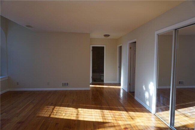 Building Photo - 110 Chateau Rive