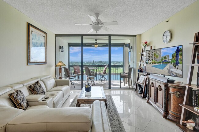 Foto del edificio - 356 Golfview Rd