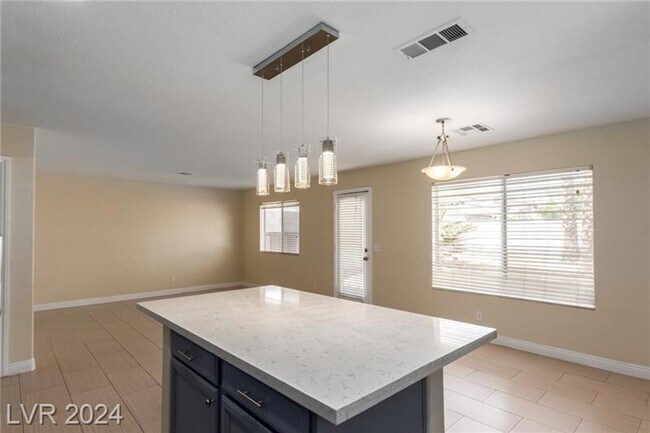 Foto del edificio - 2 Story home in NW - NO HOA