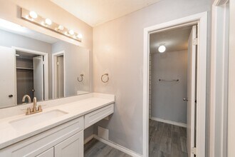 Building Photo - 3323 Silverside Dr