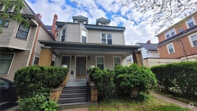 Building Photo - 558 Breckenridge St