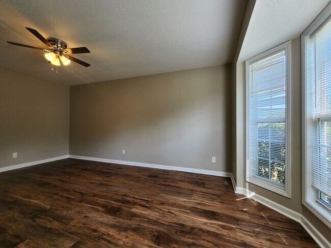 Foto del edificio - 4048 New Grange Cir