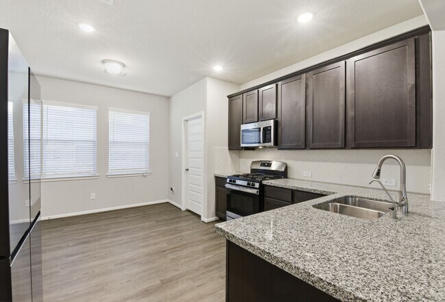 Building Photo - 8434 Beacon Bay Cir