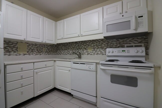 Photo - 101 Monmouth St Apartment