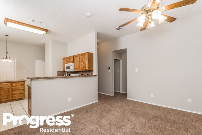 Foto del edificio - 901 Rock Springs Dr