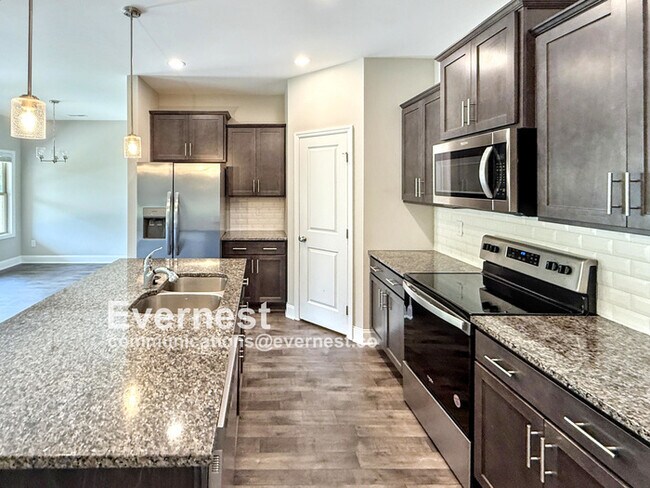 Foto del edificio - 104 River Pointe Dr